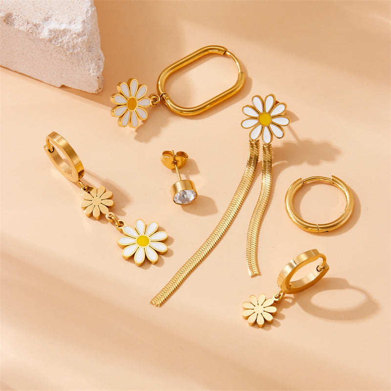 Collana con Pendente Asimmetrico a Margherita con Catena in Acciaio Inossidabile e Finitura Placcata per Donna