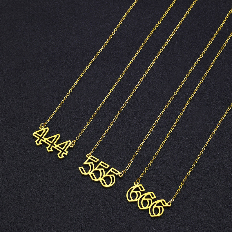 Collar Minimalista de Acero Inoxidable con Colgante de Número Grabado en Cadena O para Mujer