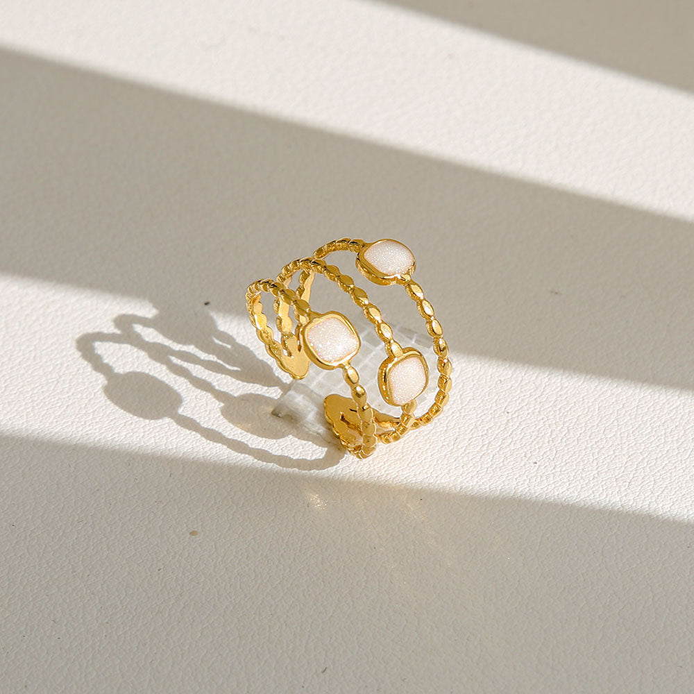 Anello di tendenza da donna in acciaio inossidabile geometrico placcato oro con perle e fiori stile Instagram
