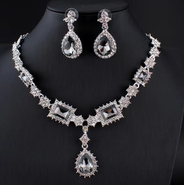 Fashion Minimalist Square and Plum Blossom Shape Electroplated Alloy Necklace and Earrings Set for Women with Irregular Block Pattern and Standard Chain