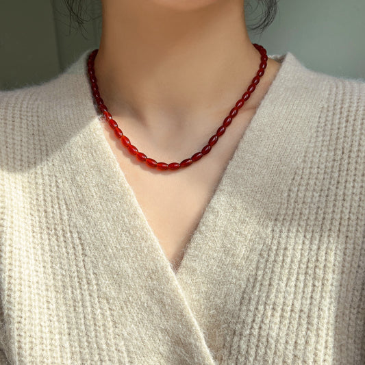 Collar con colgante minimalista geométrico de ónix negro en plata de ley 925 con baño de rodio