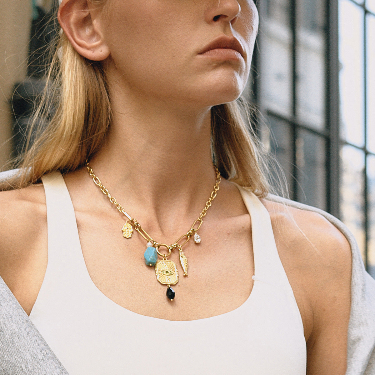 Collana con ciondolo geometrico minimalista in acciaio al titanio con finitura placcata da donna, catena maglione lusso leggero
