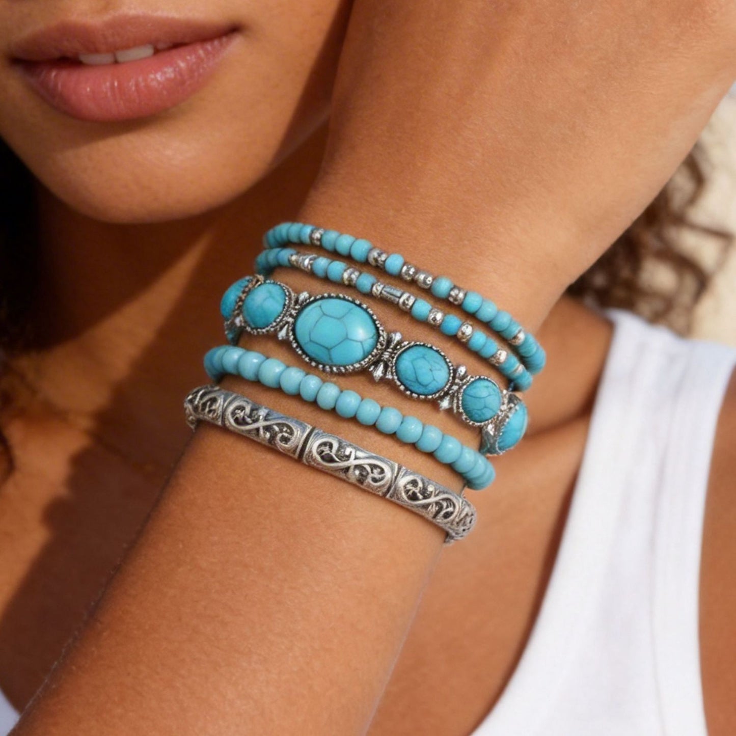 Ethnic Casual Round Geometric Alloy Bracelet with Simulated Turquoise