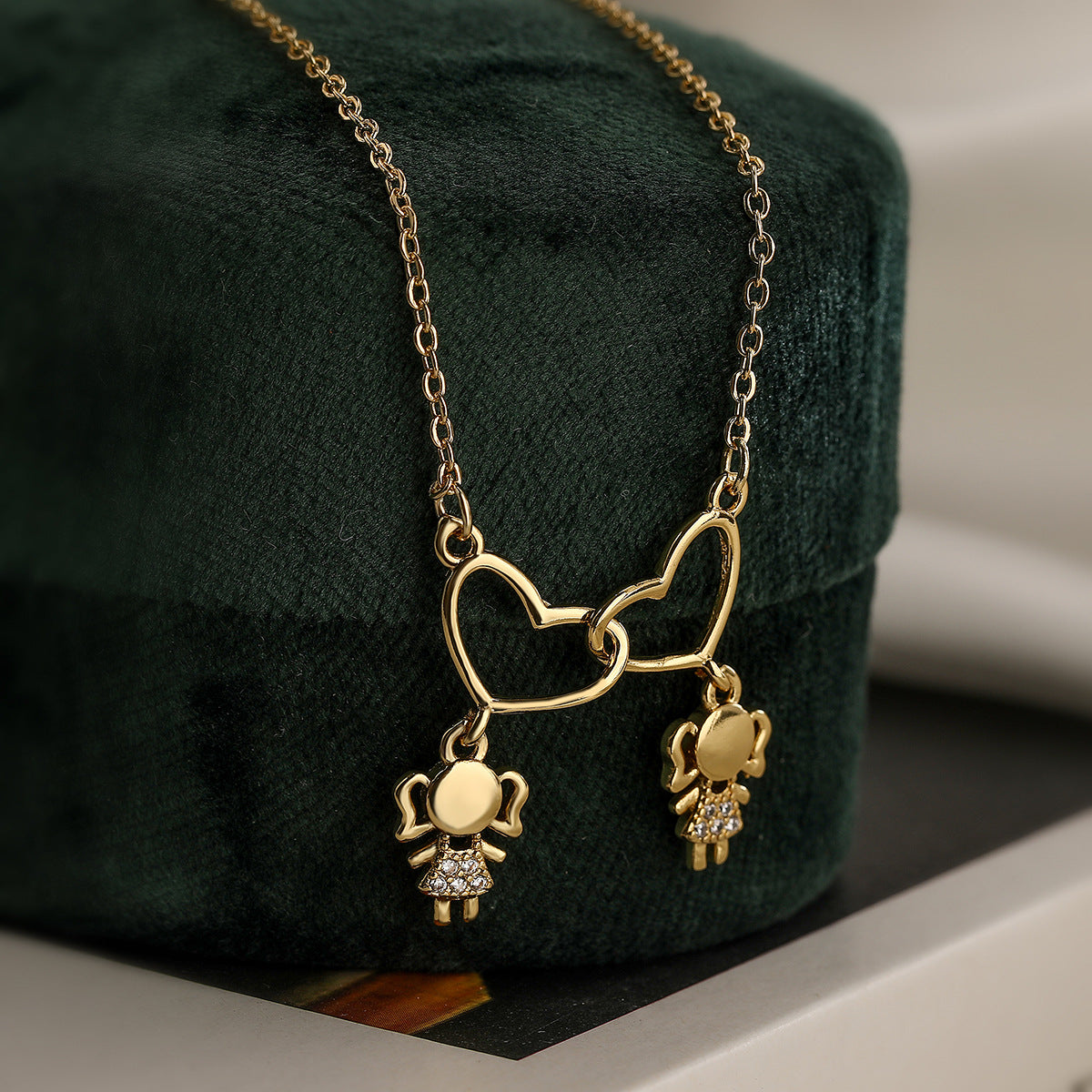 Minimalist Geometric Pendant Necklace for Women and Men, Copper Base with 18K Gold Plating and Zircon Inlay, Versatile Clavicle Chain