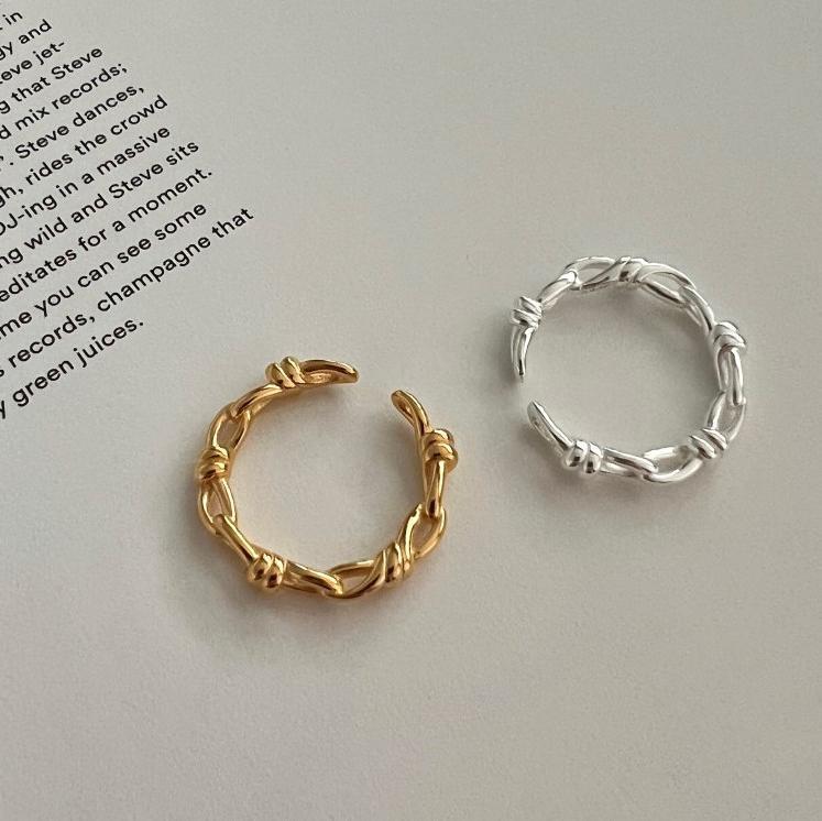 Anello intrecciato minimalista in argento per donna con design numerico in argento sterling 925