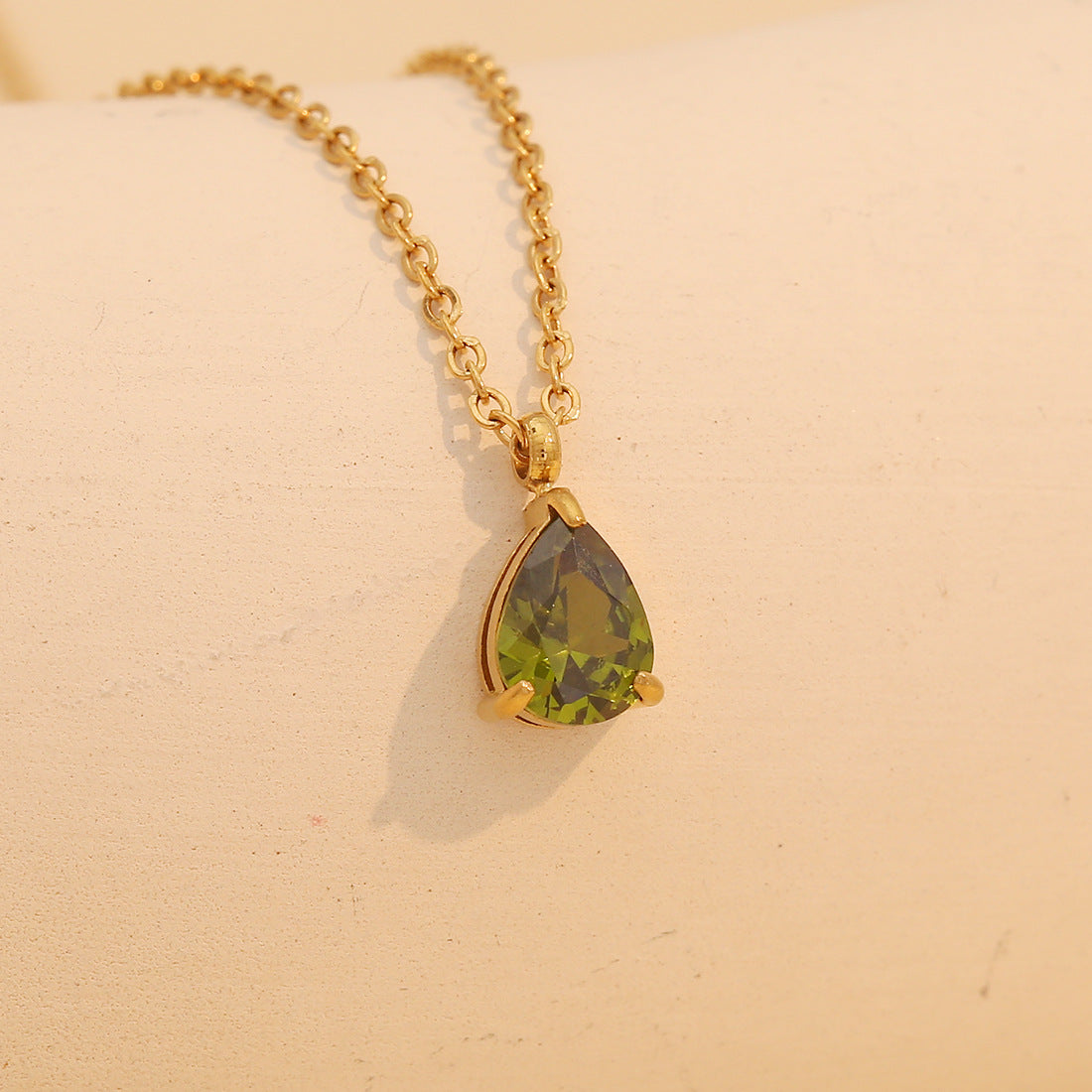 Collana con pendente da donna in acciaio inossidabile a forma di goccia d'acqua, placcata e alla moda