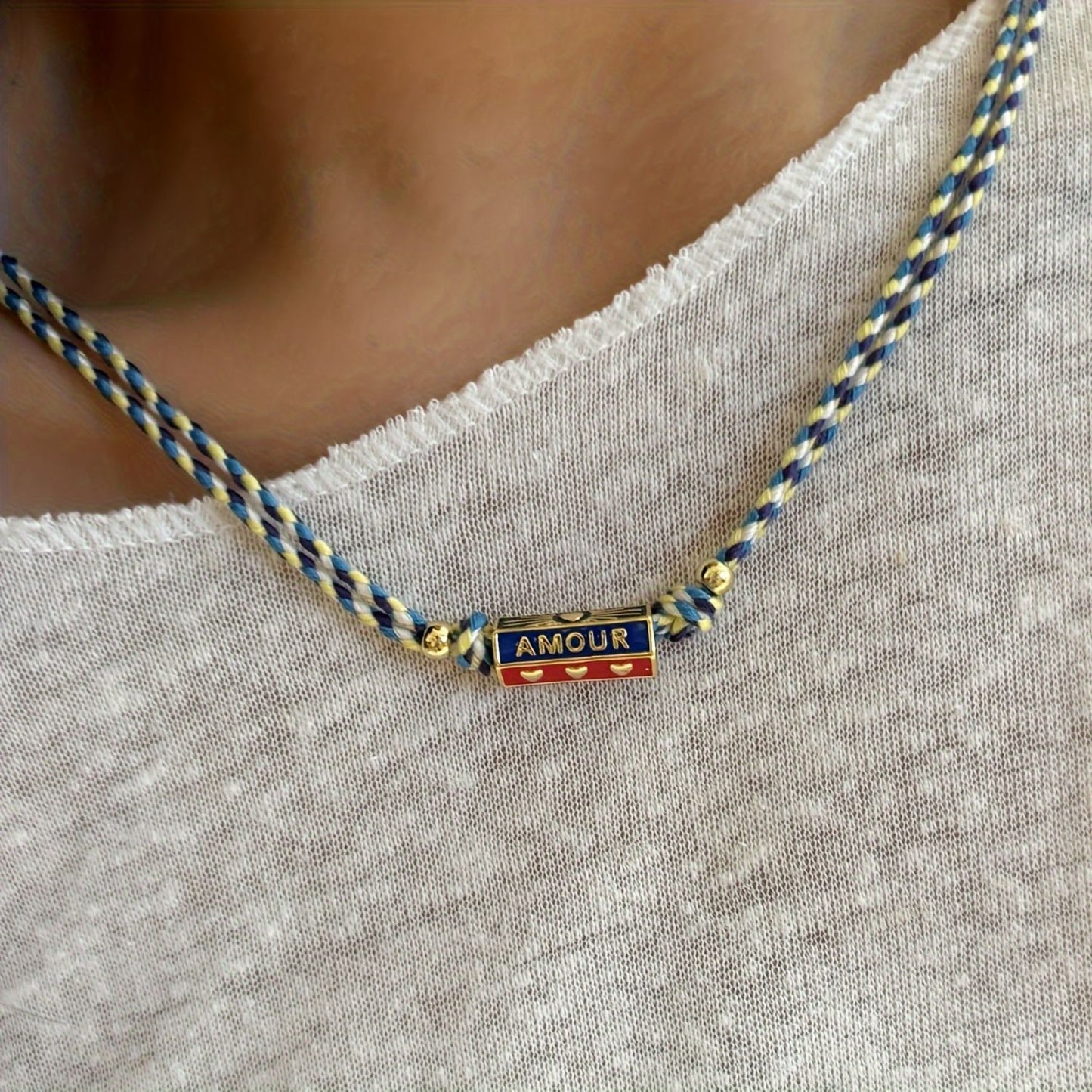 Collana con ciondolo a cuore geometrico stile bohémien da donna e uomo in acciaio al titanio placcato oro