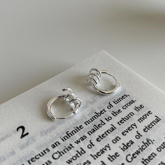 Orecchini a cerchio minimalisti a forma di stella in argento sterling 925 con cerniera rotante e chiusura a molla
