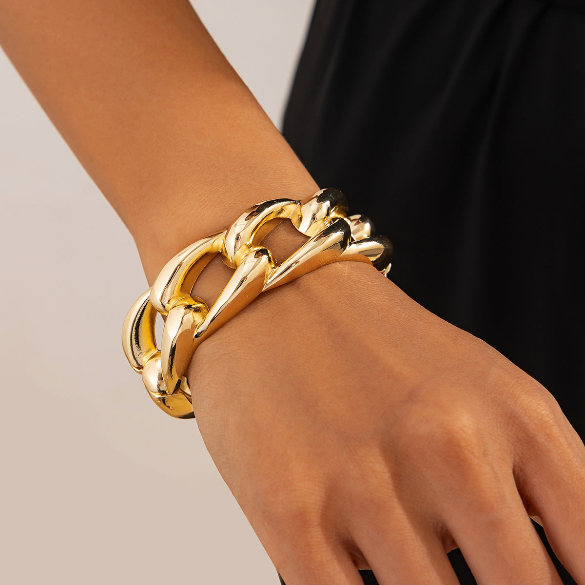 Irregular Oval Plated Alloy Bracelet with Chain Clasp