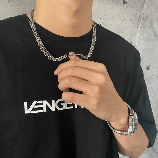 Collana minimalista con ciondolo a croce da uomo e donna con catena a serpente a doppio strato in acciaio inossidabile e ciondolo in acciaio al titanio