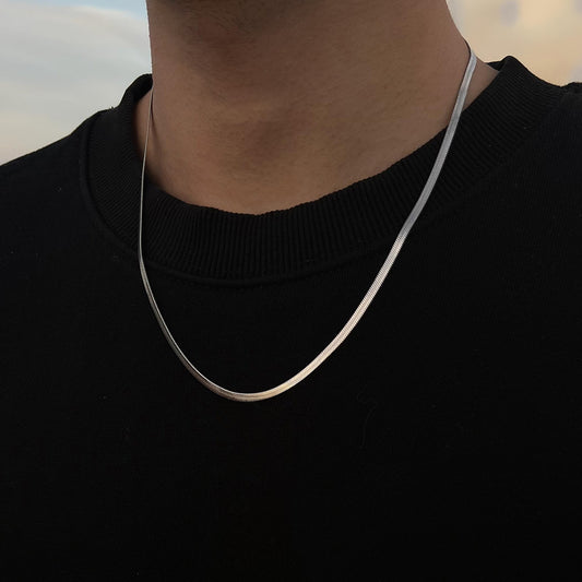 Collar minimalista de titanio y acero con colgante en forma de U para hombre y mujer con cadena chapada de serpiente