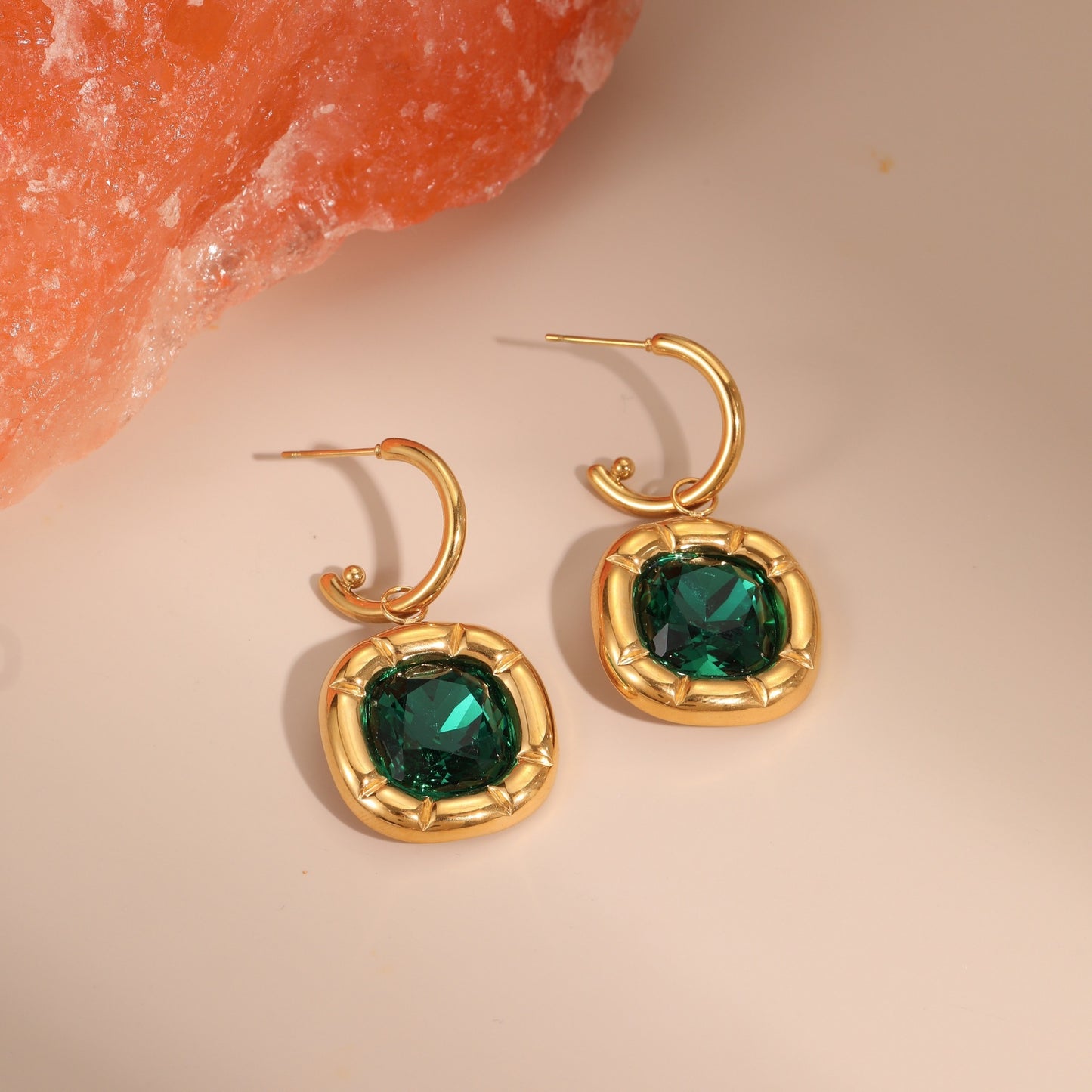 Orecchini a Cerchio Geometrici in Acciaio Inossidabile con Placcatura in Oro 18K e Intarsio di Zirconi Colorati da Donna