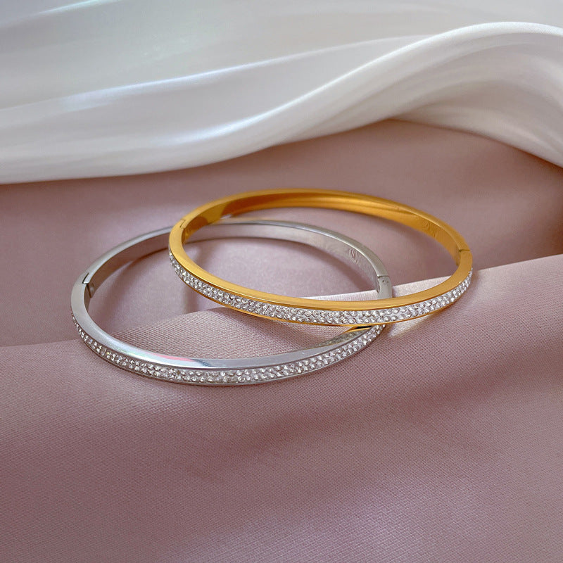 Bracciale Minimalista di Lusso in Acciaio al Titanio con Intarsi di Strass Completi, Design Ispirato al Vintage, per Donne