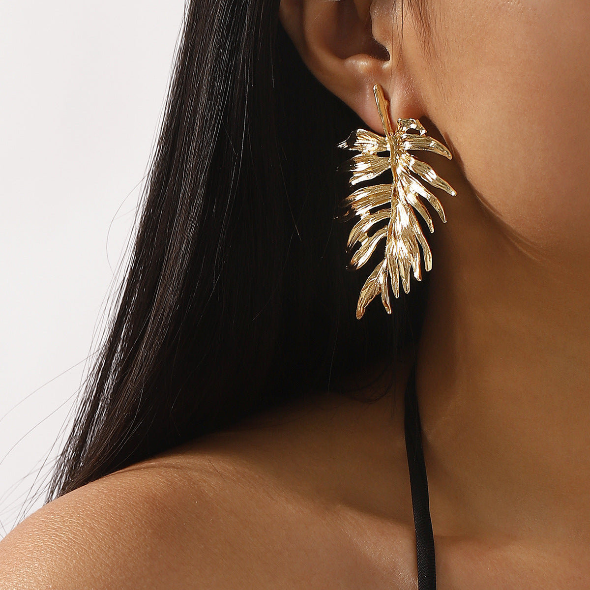 Pendientes de aleación con forma de hoja de estilo chic para mujer con acabado chapado