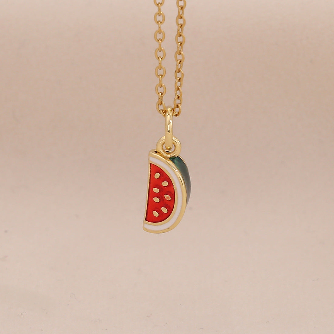 Collar con colgante de labios y chile rojo con forma de fruta linda en acero inoxidable con acabado esmaltado para mujer