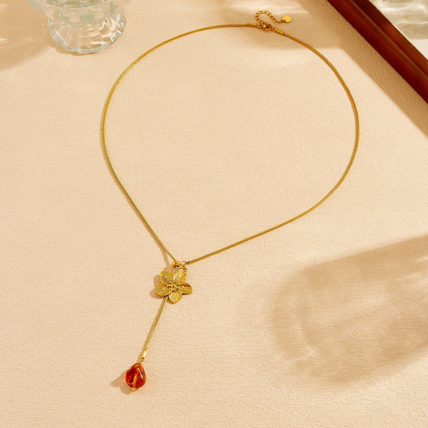 Vintage Gold Plated Geometric Camellia Flower Resin Pendant Stainless Steel Snake Chain Necklace for Women