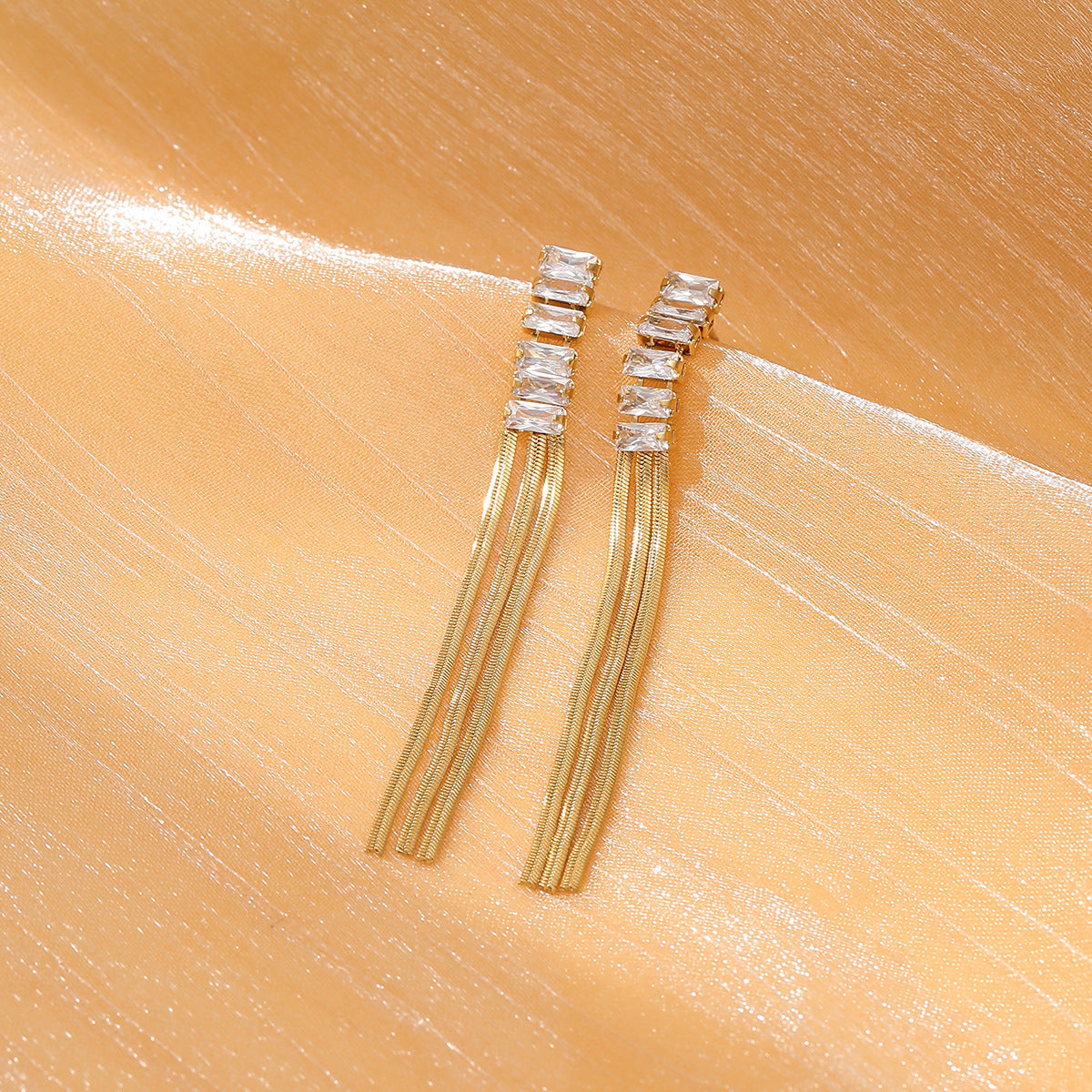 Pendientes de acero inoxidable con borlas de moda para mujer con acabado chapado, joyas elegantes y versátiles de estilo lujoso