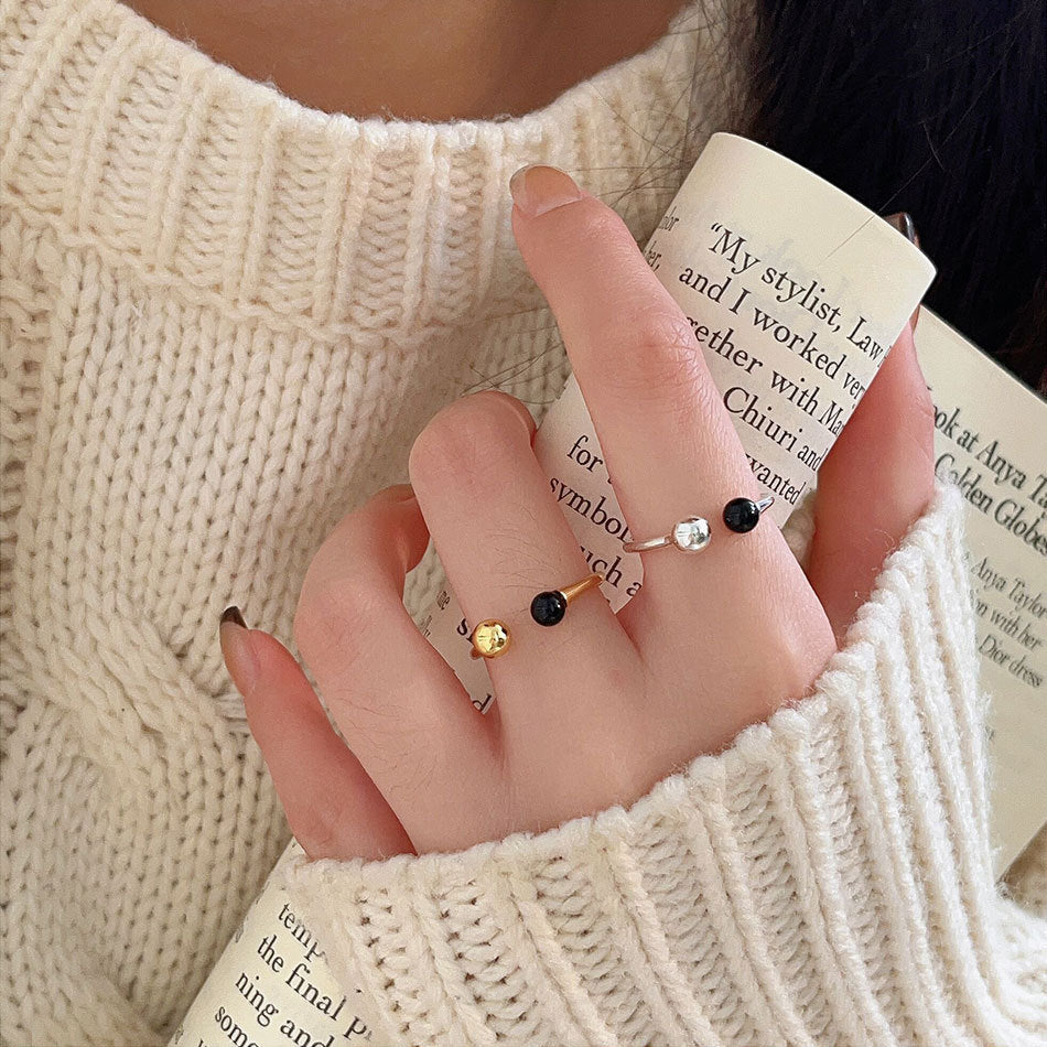 Minimalist Heart-Shaped 925 Sterling Silver Ring with Black Onyx Beads and Beveled Geometric Detail