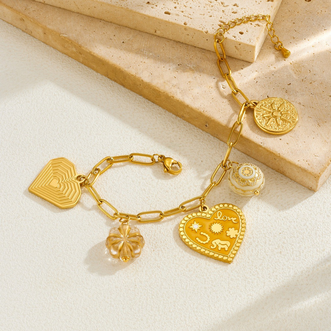 Vintage Elegant Heart Gold Plated Stainless Steel Pendant Bracelet for Women