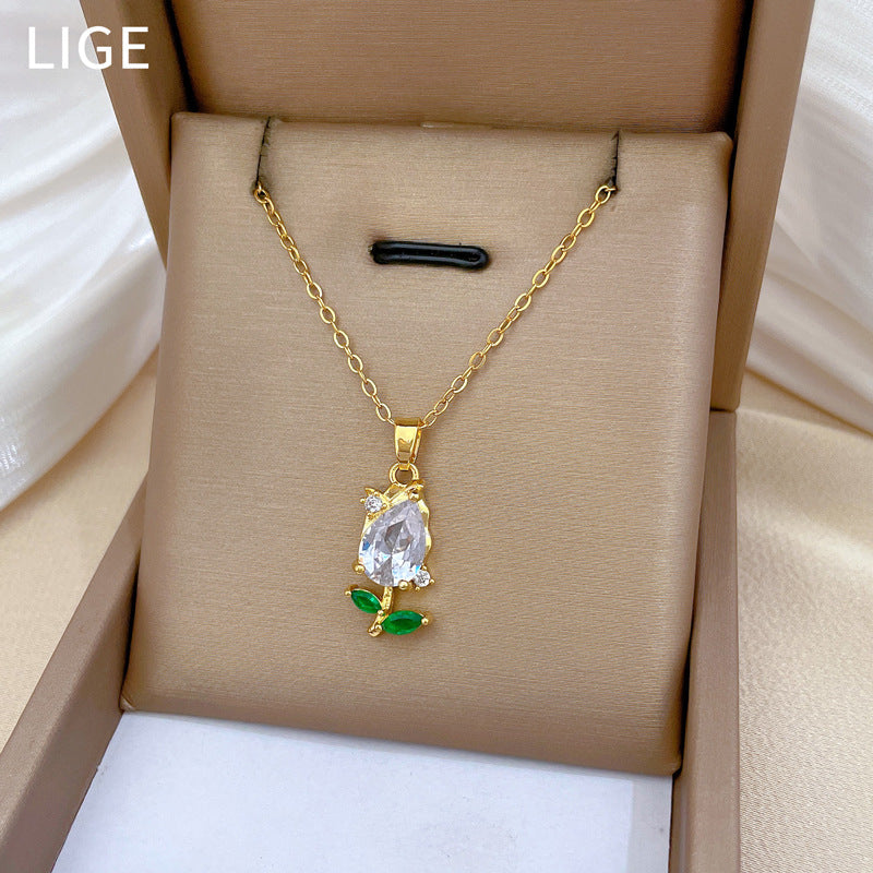 Collana di Lusso con Pendente a Tulipano Geometrico in Acciaio al Titanio per Donna con Intarsio di Strass, Catena Regolabile in Acciaio al Titanio, Elegante Gioiello per Clavicola