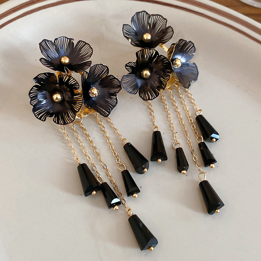 Eleganti orecchini floreali con strass, perno in acciaio placcato, gioielli leggeri e di lusso da donna