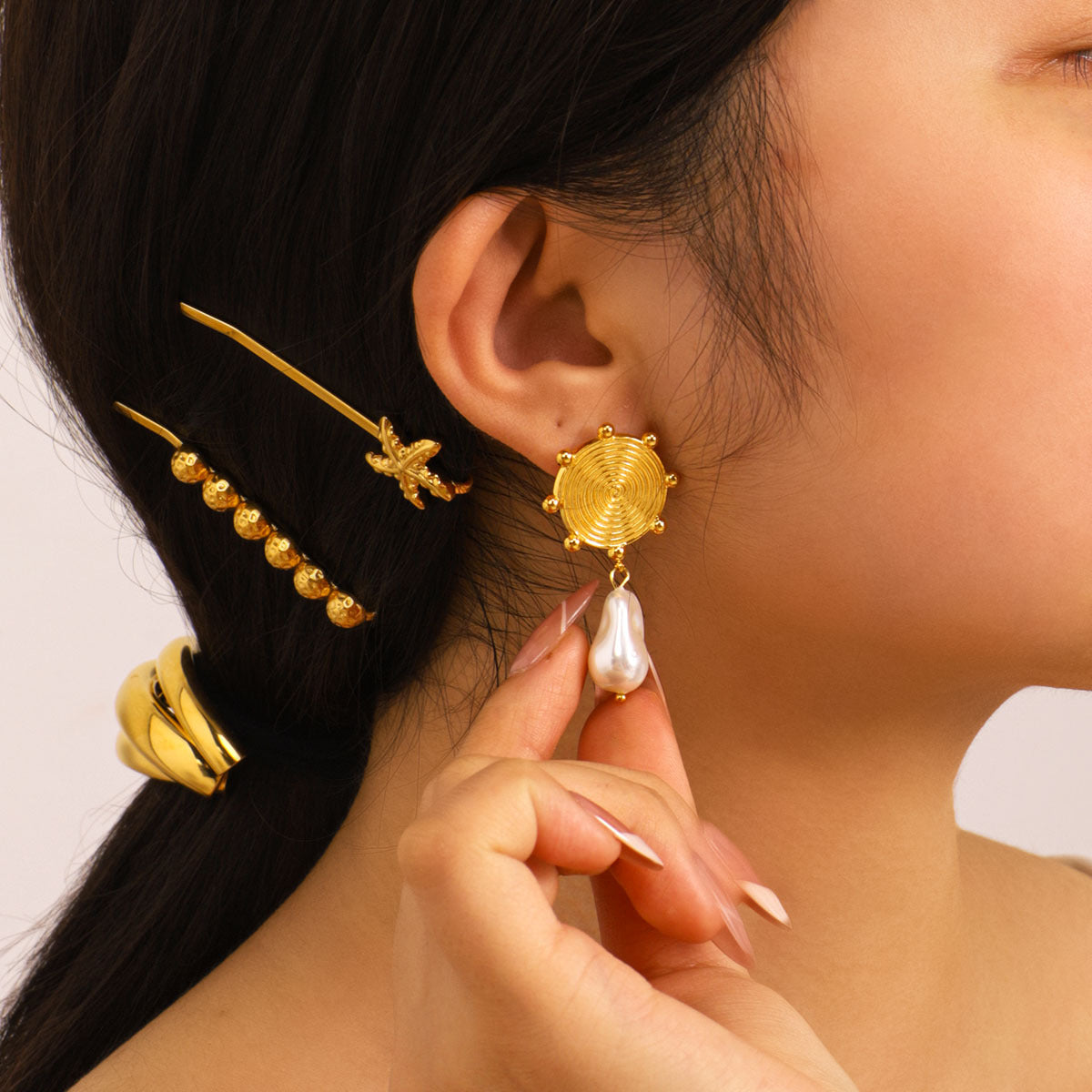 Minimalist Geometric Titanium Steel Threader Earrings with 18K Gold Plating and Pearl Dangle Accents