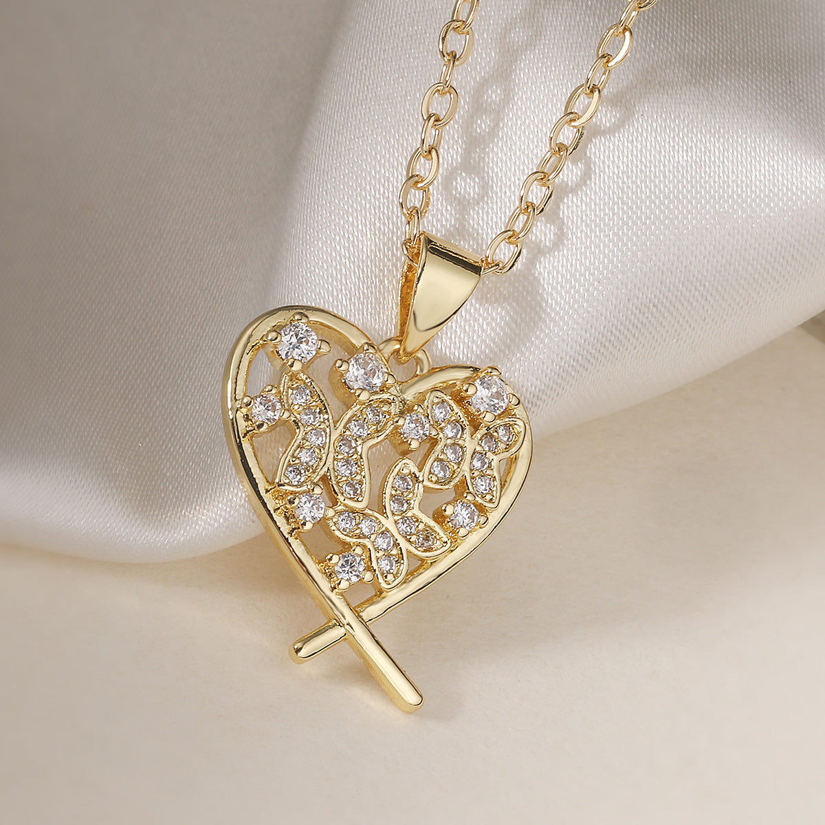 Minimalist Elegant 18K Gold Plated Brass Heart Cubic Zirconia Pendant Necklace for Women