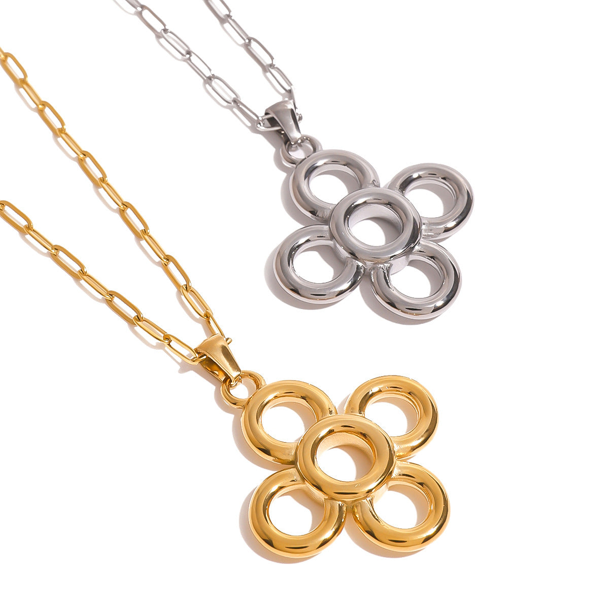 Collana placcata in acciaio inossidabile floreale con pendente in acciaio al titanio per donna