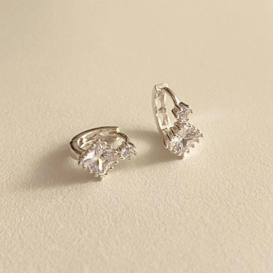 Pendientes de Tachuela Redondos Geométricos de Circonita Cúbica Chapados en Plata de Ley 925 Minimalistas para Mujer