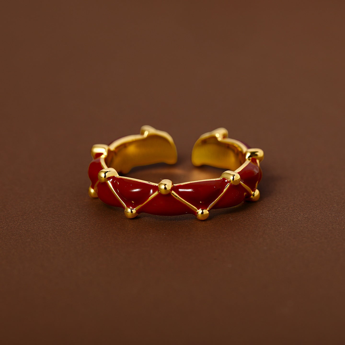 Anello da donna regolabile a fascia smaltata a righe placcato oro 24 carati in stile lussuoso