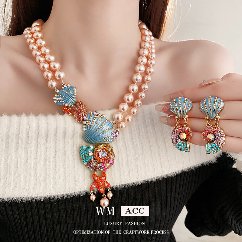 Vintage Shell and Pearl Pendant Necklace with Rhinestone Inlay and Enamel Finish on Alloy Chain for Women