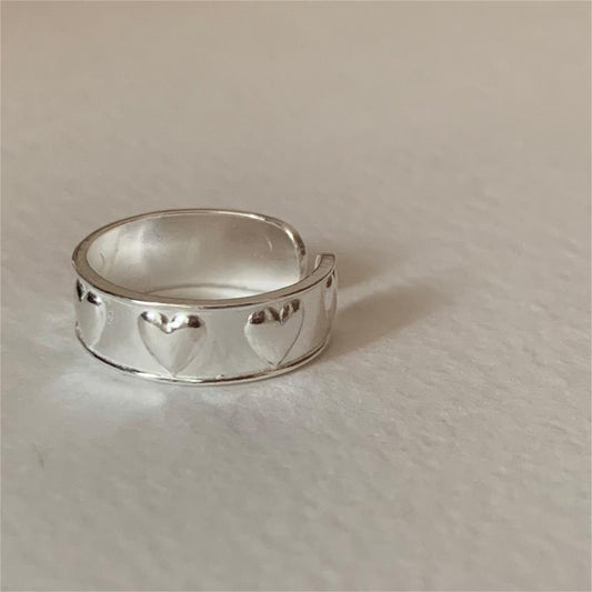 Minimalist Heart-Shaped S925 Sterling Silver Ring with Polished Band and Geometric Design
