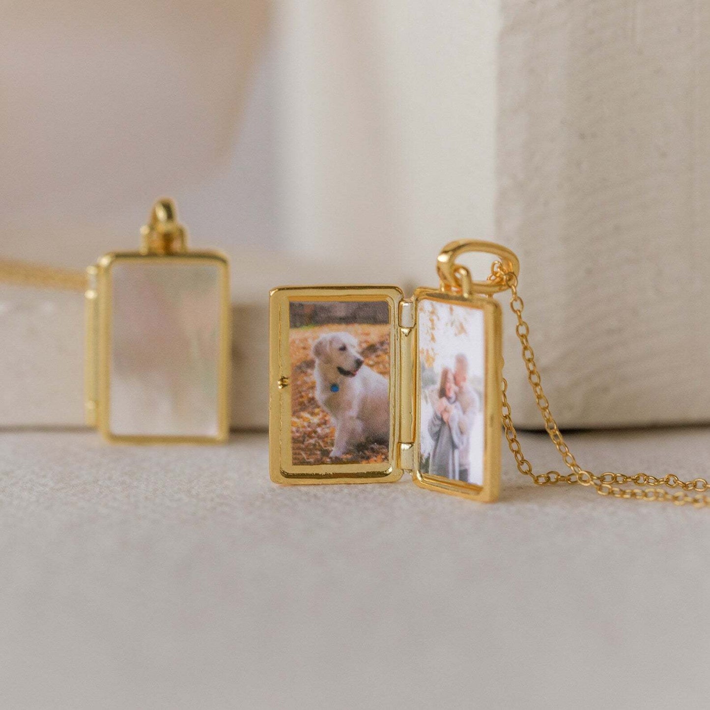 Collana Minimalista con Ciondolo a Conchiglia Geometrico con Chiusura Magnetica per Album Fotografico in Acciaio Inossidabile e Titanio