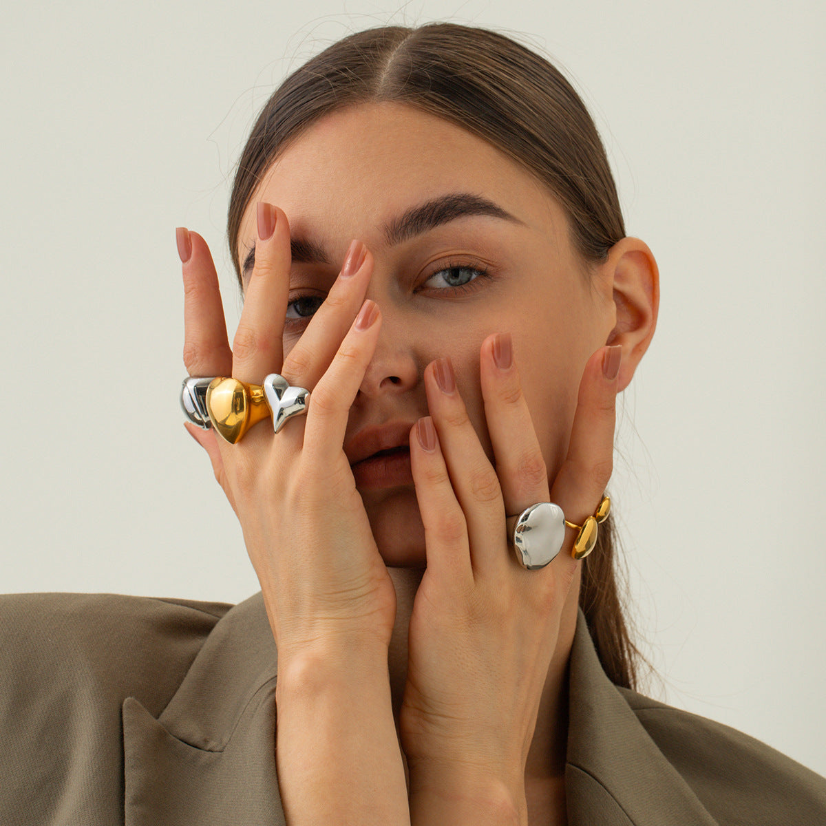 Fashionable 18K Gold Plated Stainless Steel Geometric Ball Ring for Women
