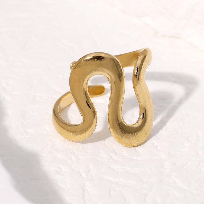 Anillo de titanio y acero geométrico minimalista de extremo abierto para mujer con acabado galvanizado y detalle lineal