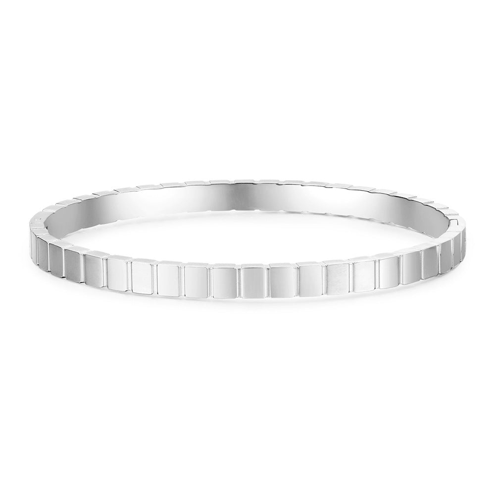 Minimalist Luxury 18K Gold Plated Geometric Round Titanium Steel Bangle