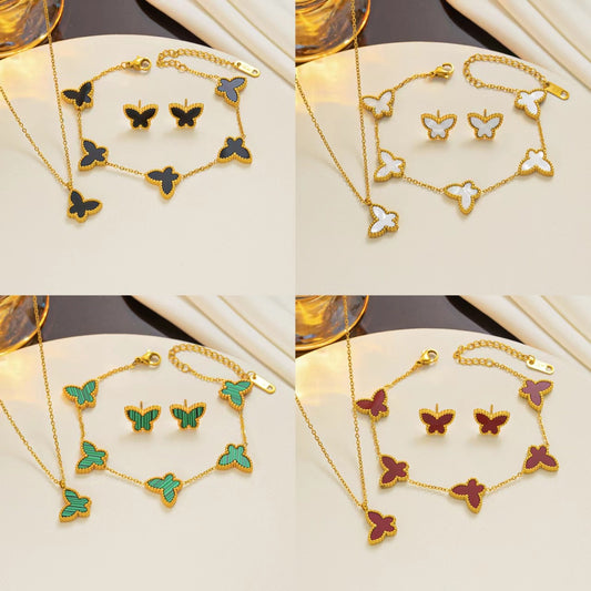 Conjunto de collar, pendientes y pulsera minimalistas de mariposa en acero de titanio con acabado chapado