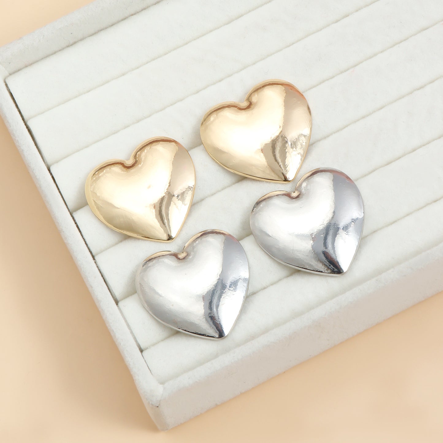 Pendientes de aleación con forma de corazón geométrico de estilo vintage para mujer con acabado chapado