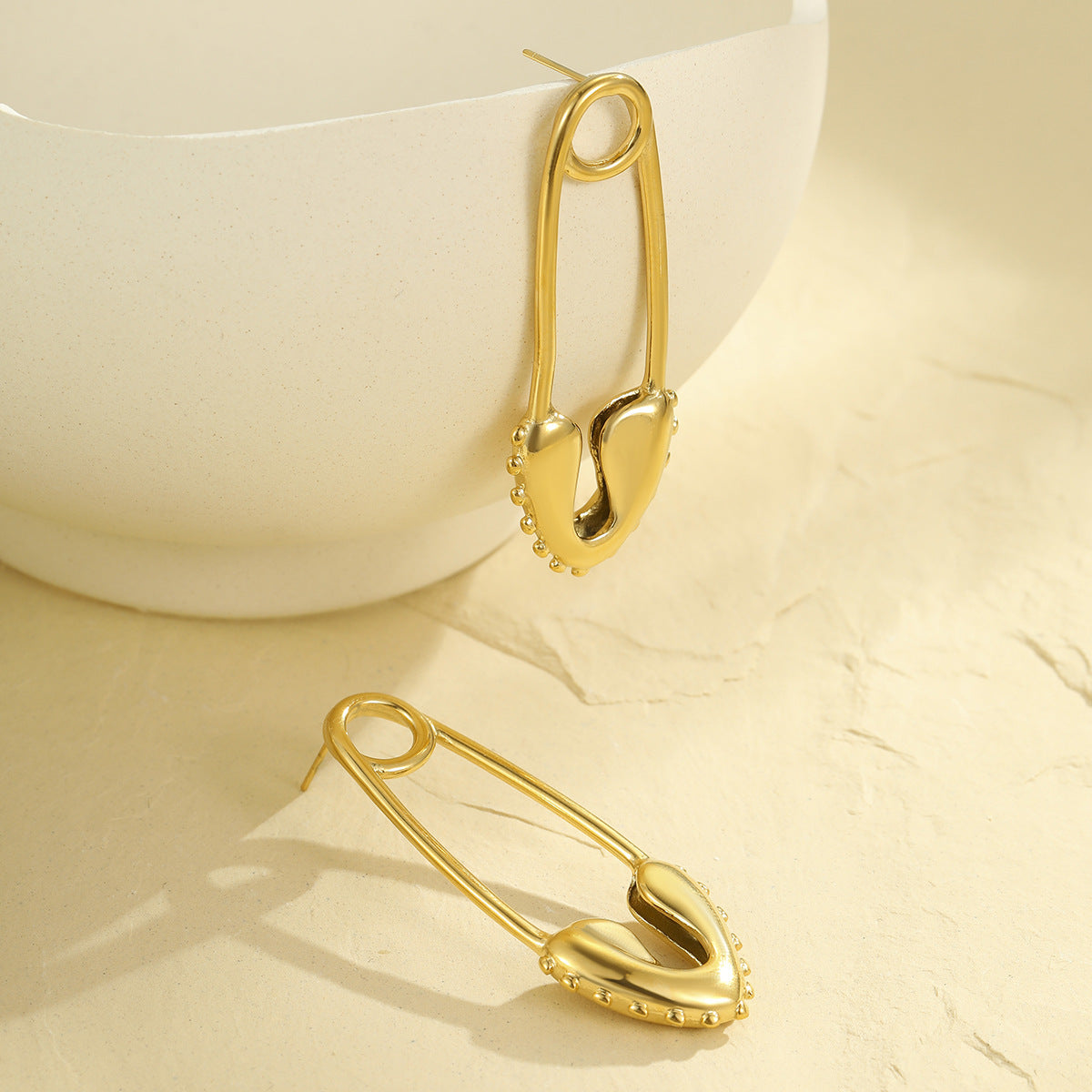 Fashionable Heart-Shaped Stainless Steel Electroplated Earrings for Women with Minimalist Geometric Design and Luxe Finish