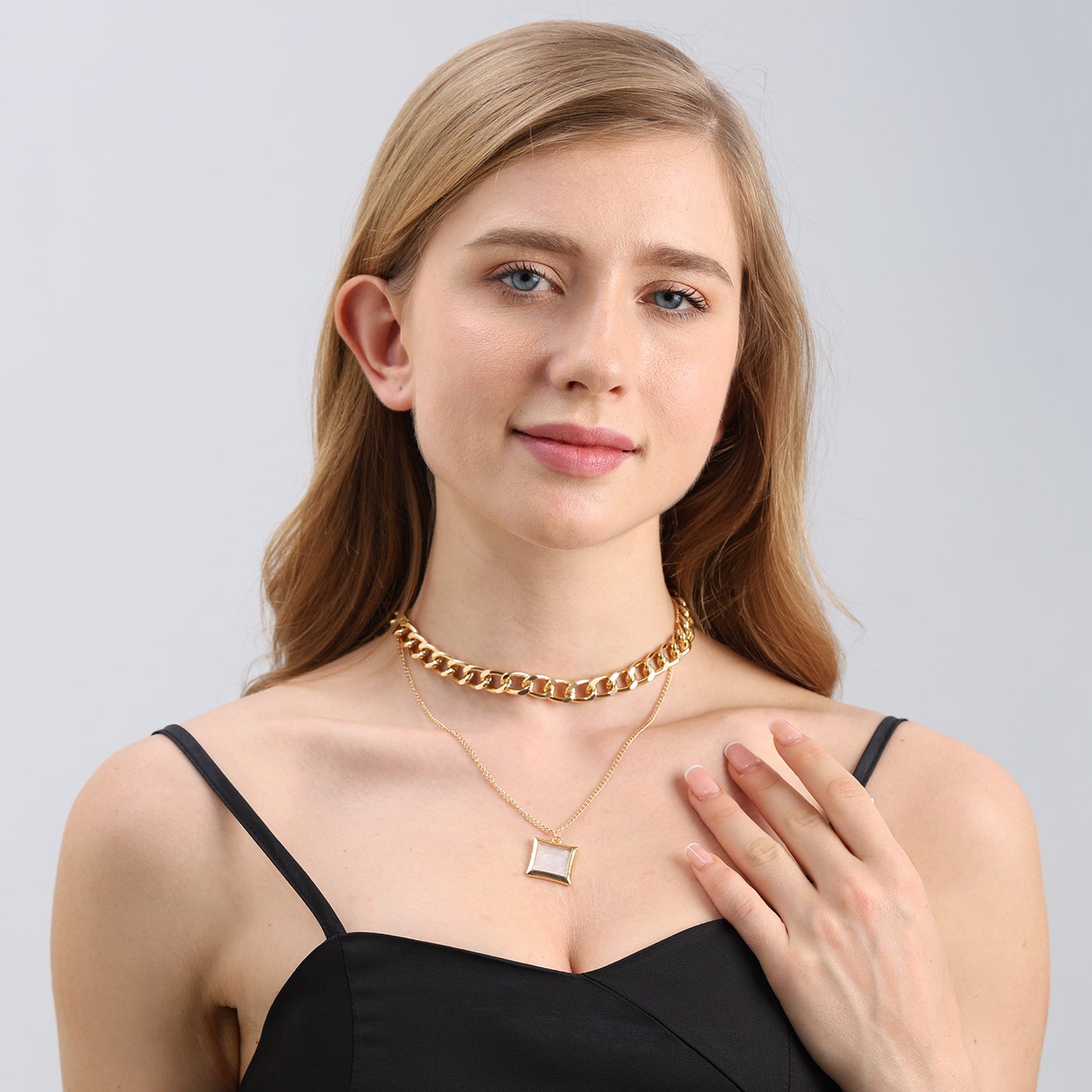 Geometric Square Imitation Mother-of-Pearl Pendant Necklace for Women with Alloy Chain and Electroplated Finish