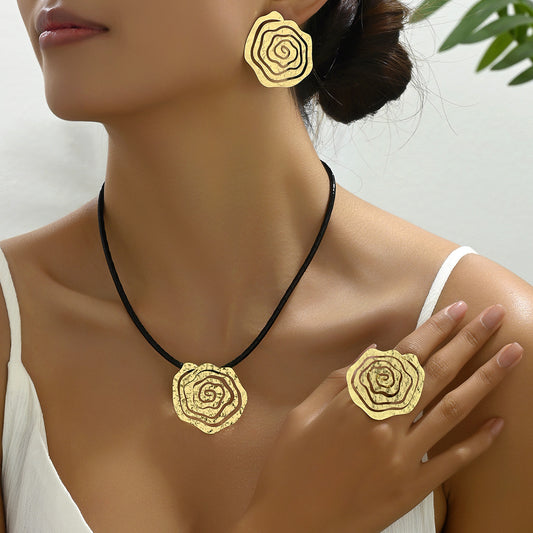 Conjunto de collar, pendientes y pulsera con diseño floral de rosas dulces y atrevidas de aleación para mujer