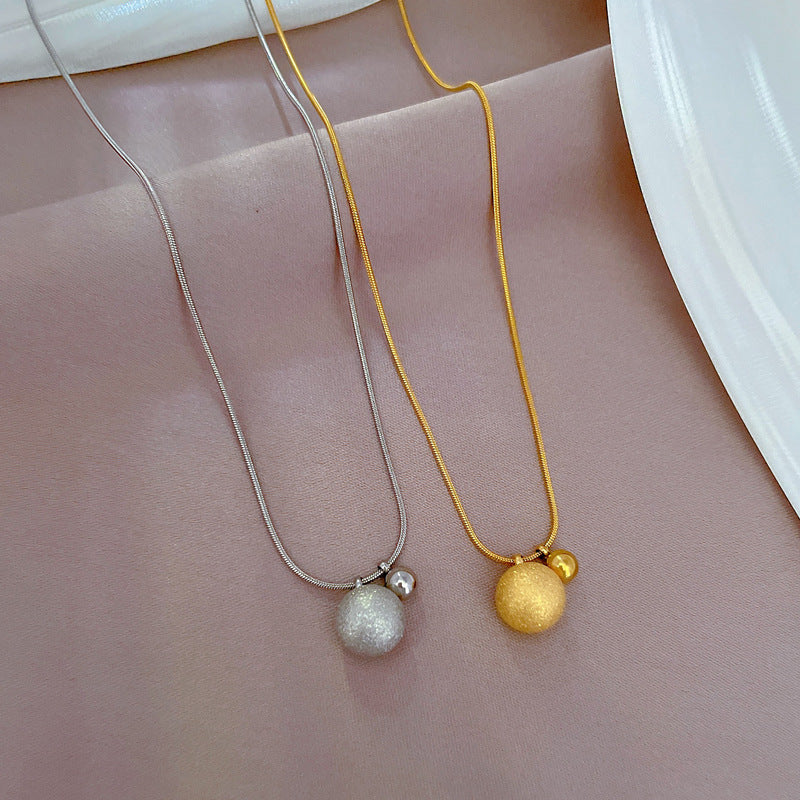 Collar minimalista de titanio y acero con colgante de doble esfera geométrica para mujer y hombre con baño de oro y estilo de cadena con medallón