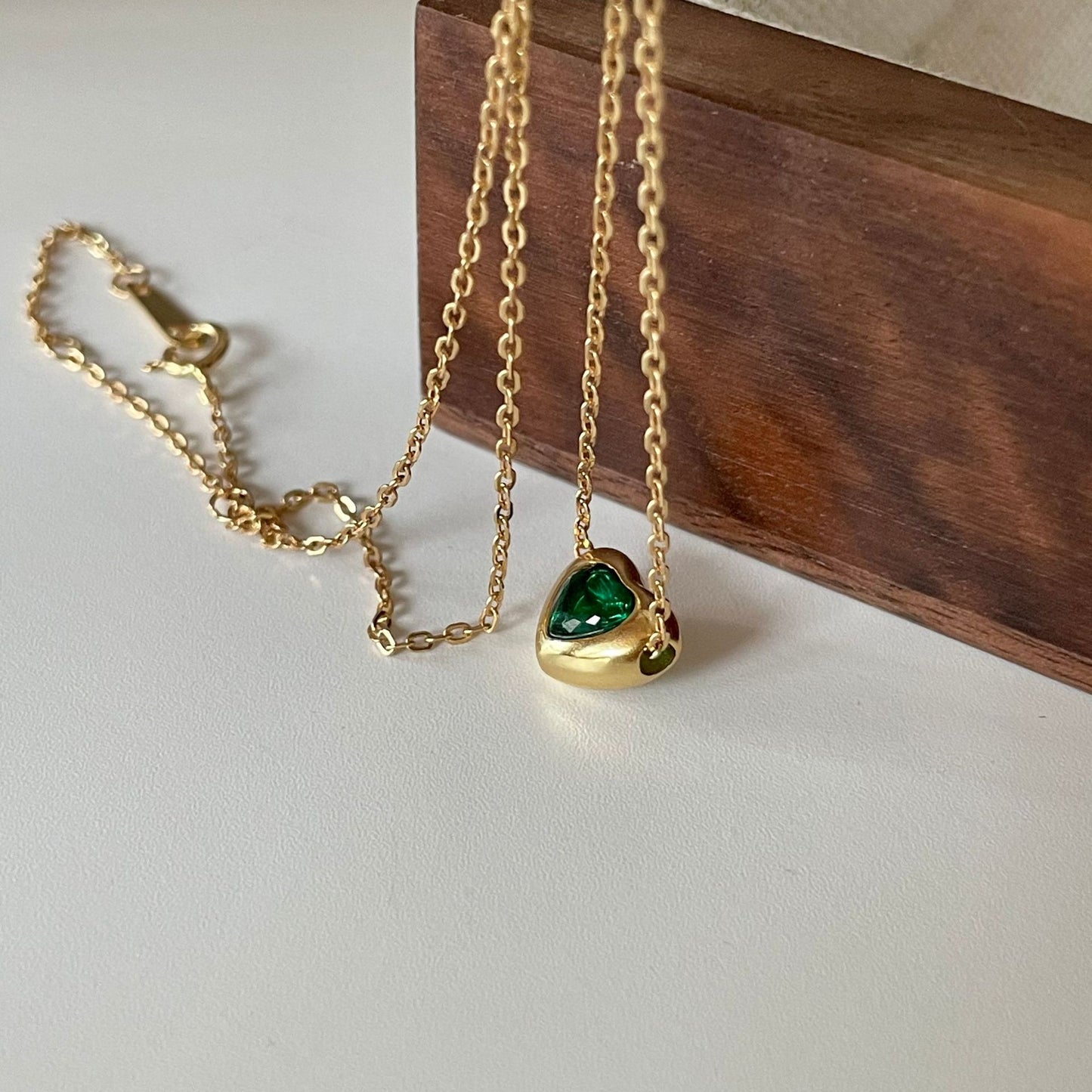 Minimalist Heart-Shaped 925 Sterling Silver Necklace with Green Rhinestone Inlay and Gold Plated Finish on Box Chain