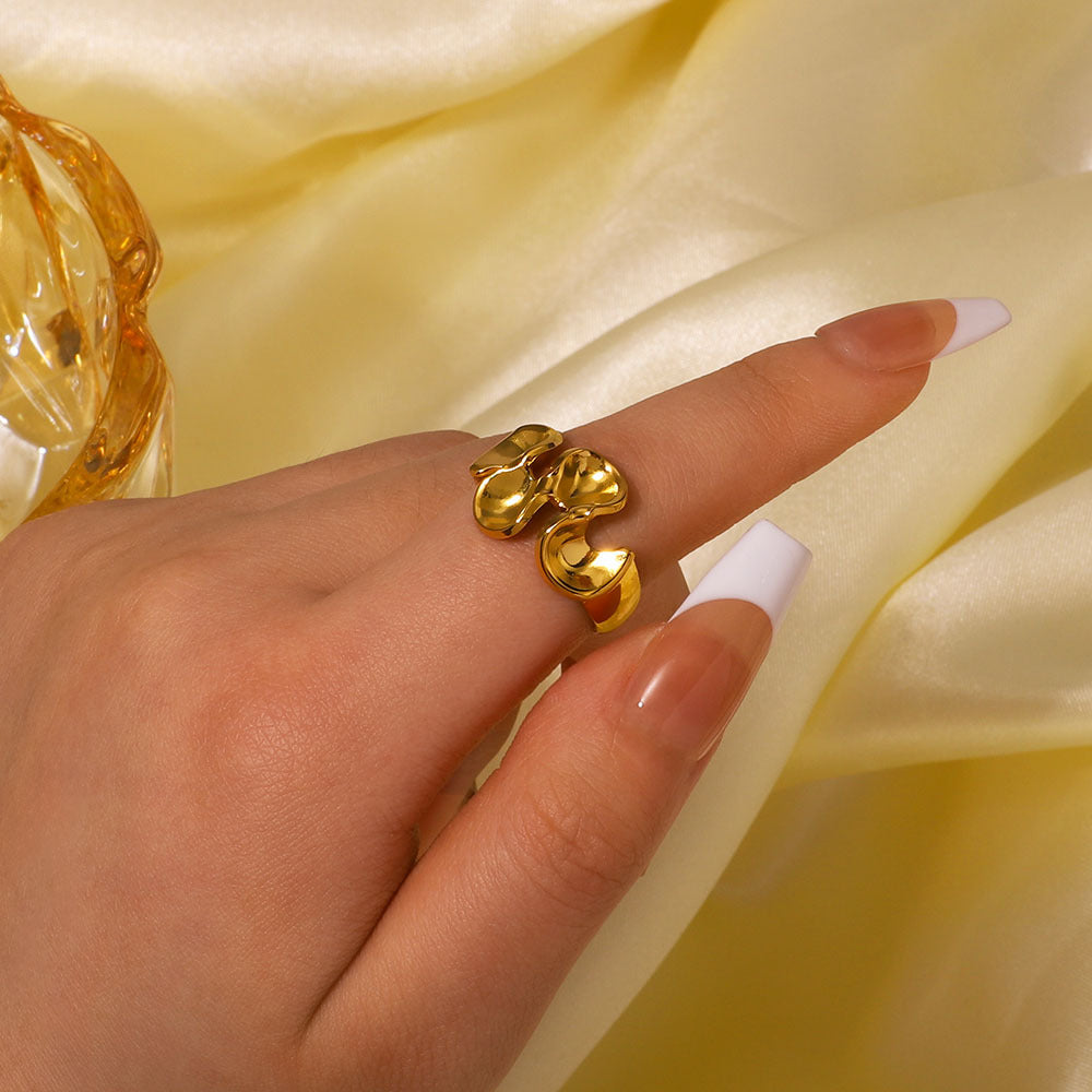 Anello in acciaio inossidabile con trama a onda geometrica, placcato in oro 18 carati, impermeabile, unisex, alla moda