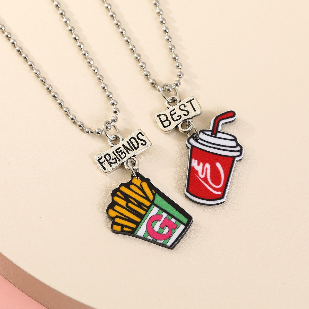 Set di collane con pendente a cartone animato di Coca Cola e patatine fritte per bambini, collana geometrica in resina con design stampato, gioielli dell'amicizia per bambini per la festa dei bambini