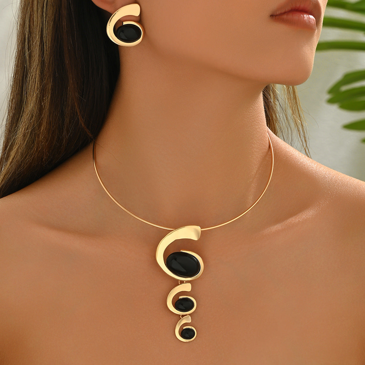Set di collana e orecchini in rame stile geometrico con intarsio di pietre preziose da donna