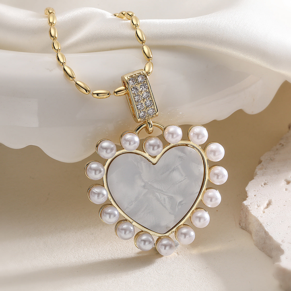 Minimalist 18K Gold Plated Brass Heart Necklace with Cubic Zirconia and White Shell Pearl for Women