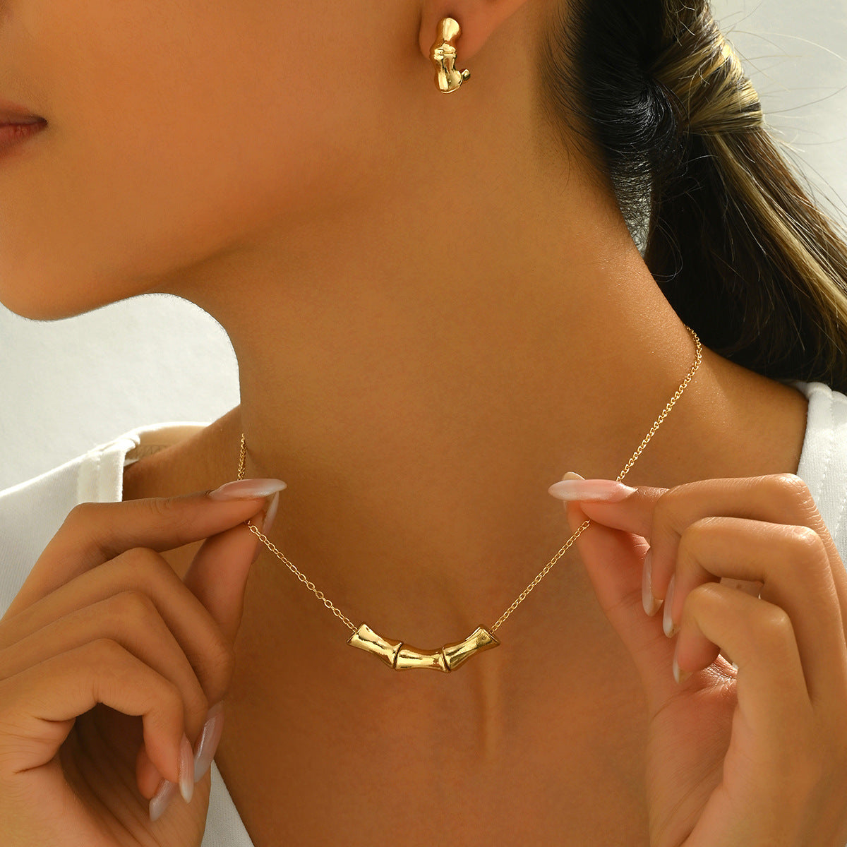 Juego de collar y pendientes de cobre minimalista con forma de bambú para mujer con acabado chapado