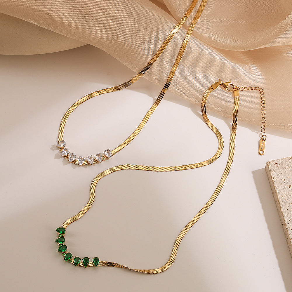 Collana Minimalista Geometrica in Acciaio Titanio da Donna con Intarsio di Zirconi, Catena per Clavicole alla Moda