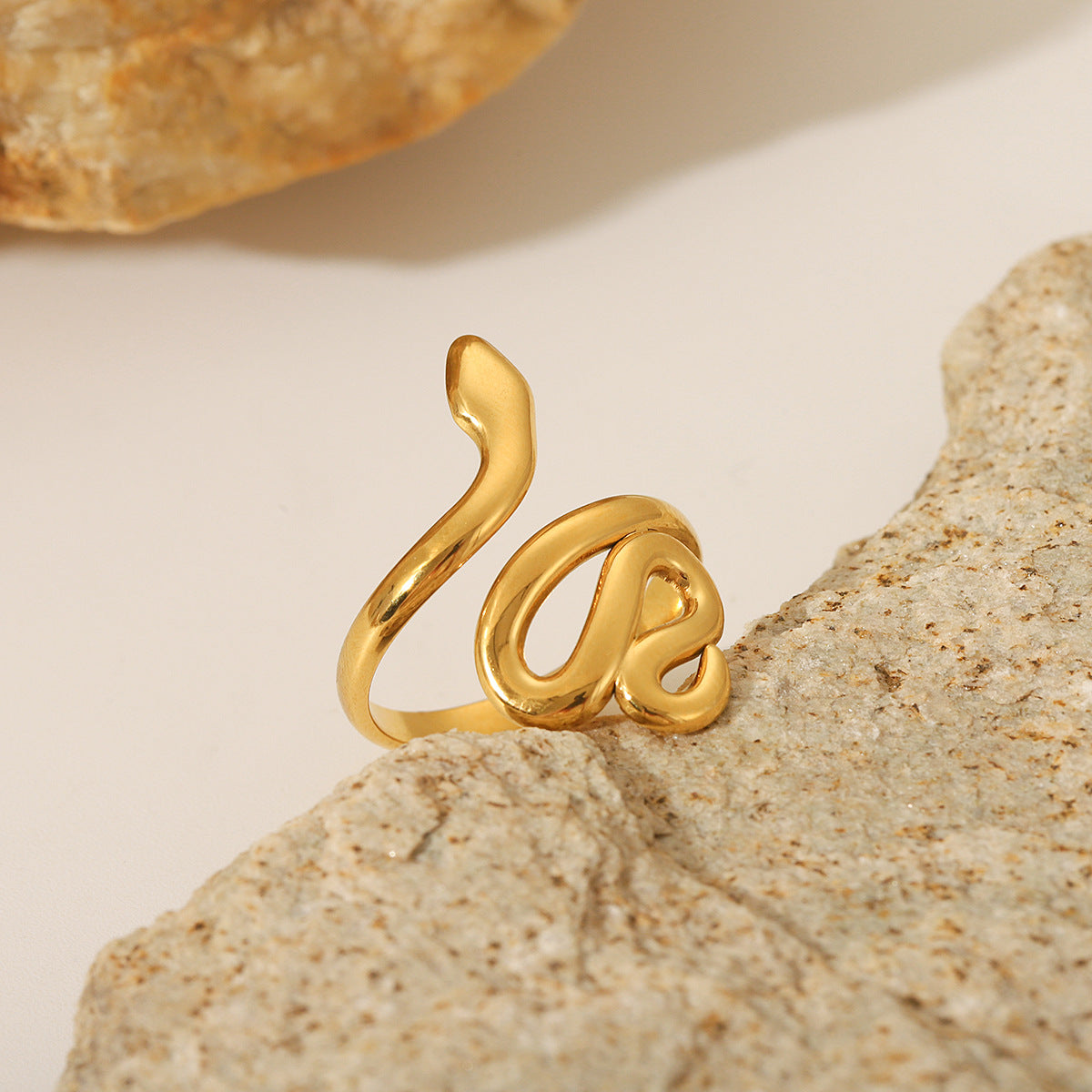 Ins Style Snake Shape Titanium Steel Plated Ring for Women Geometric Animal Design Fashionable Unisex Accessory
